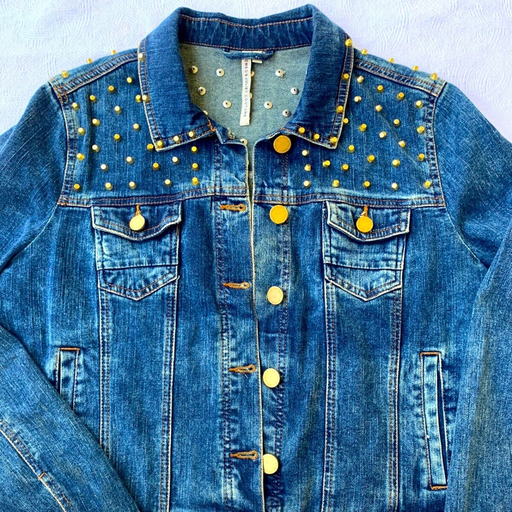 Romeo & Juliet Couture Denim Jean Jacket Medium Studded Stonewash Gold Studs